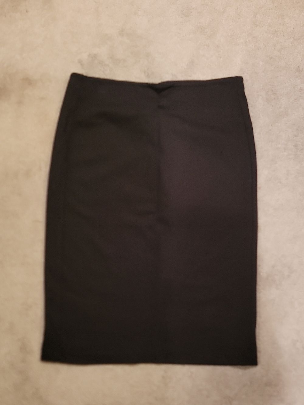 NWT Tahari Black Pencil Skirt - Timeless Office Staple